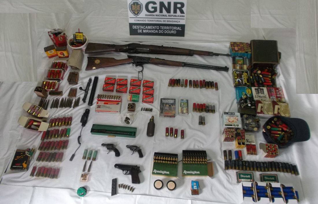 GNR deteve homem de 65 anos por posse ilegal de armas de fogo