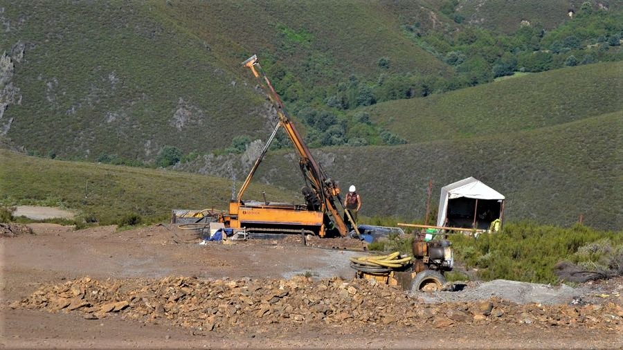 Autarcas e ambientalistas contra mina espanhola junto à fronteira com Bragança