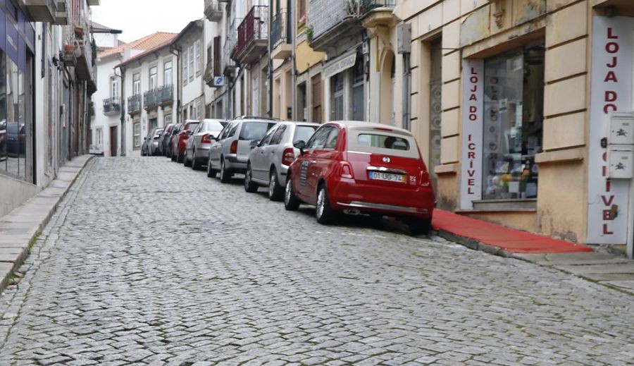 Vila Real abre concurso para concessão e fiscalização de estacionamento