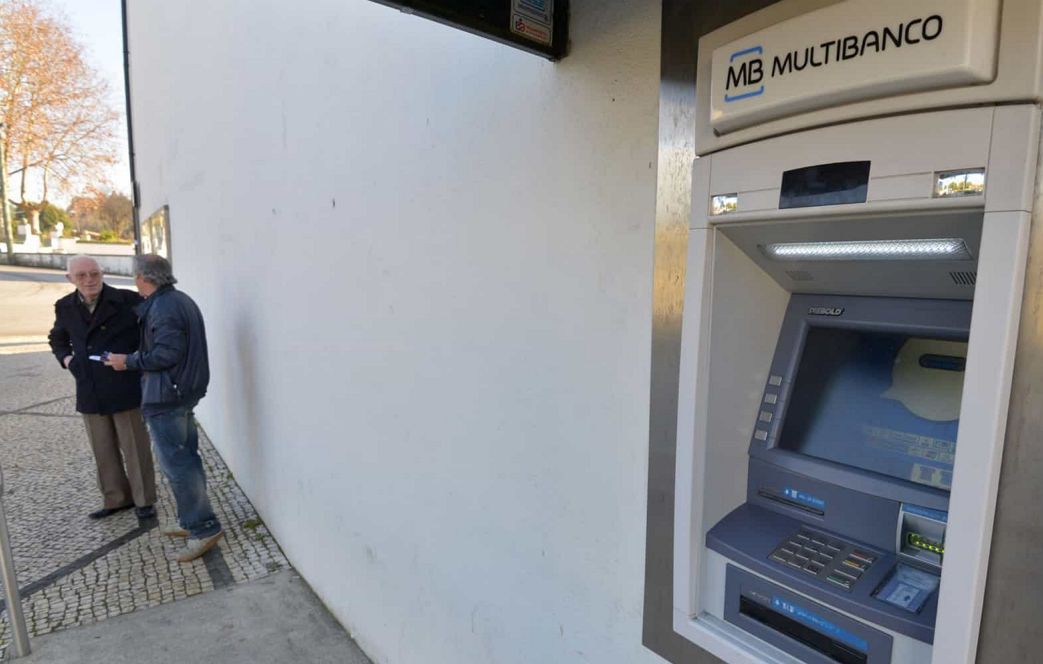Redução da rede caixas multibanco no distrito de Bragança gera revolta 