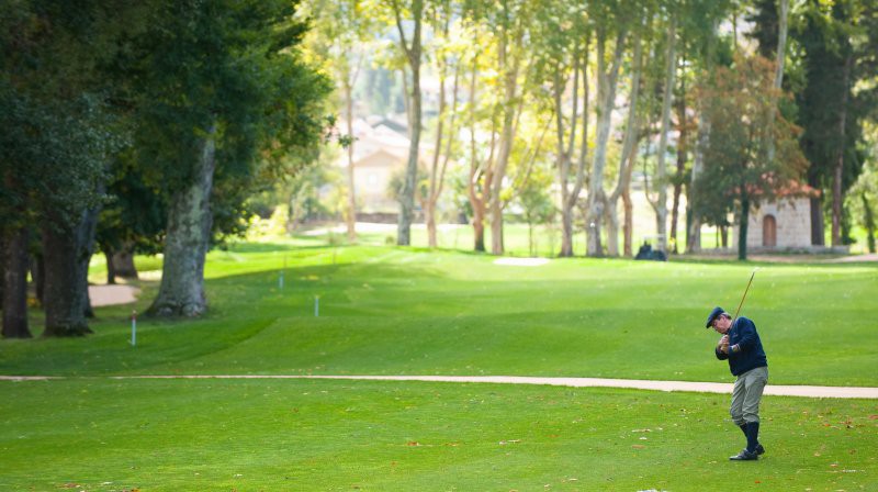 Golfista amador Daniel Rodrigues e Leonor Bessa arrancam na frente em Vidago