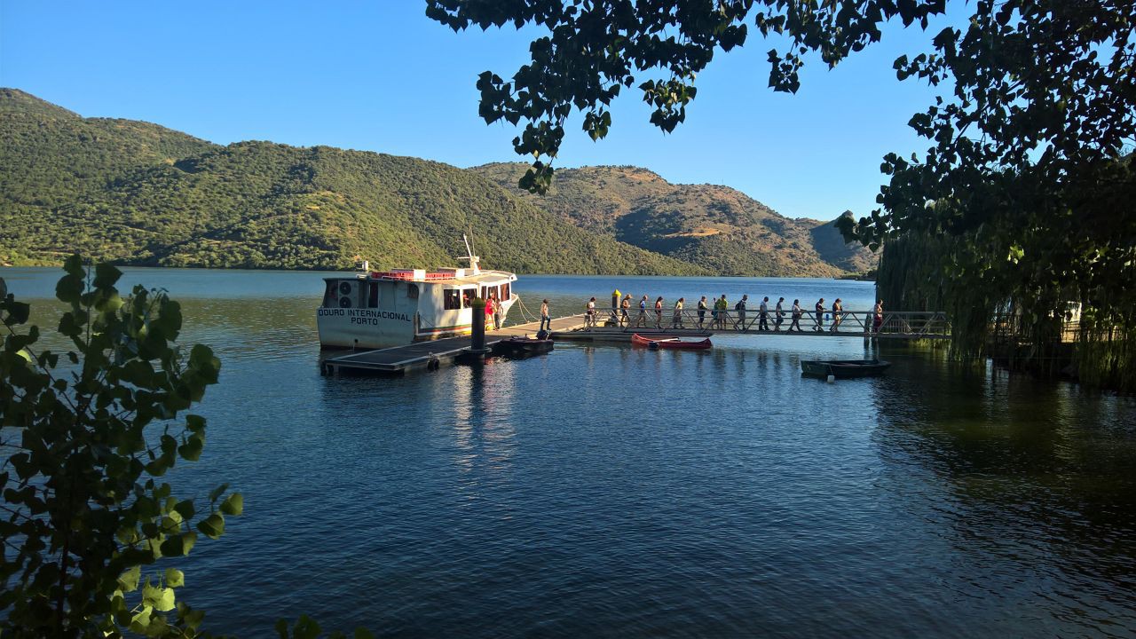 Retomadas as viagens de barco entre o cais da Congida e Villvestre em Espanha