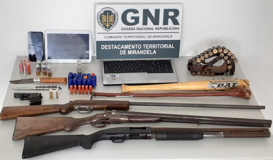 Quatro detidos com armamento em Mirandela