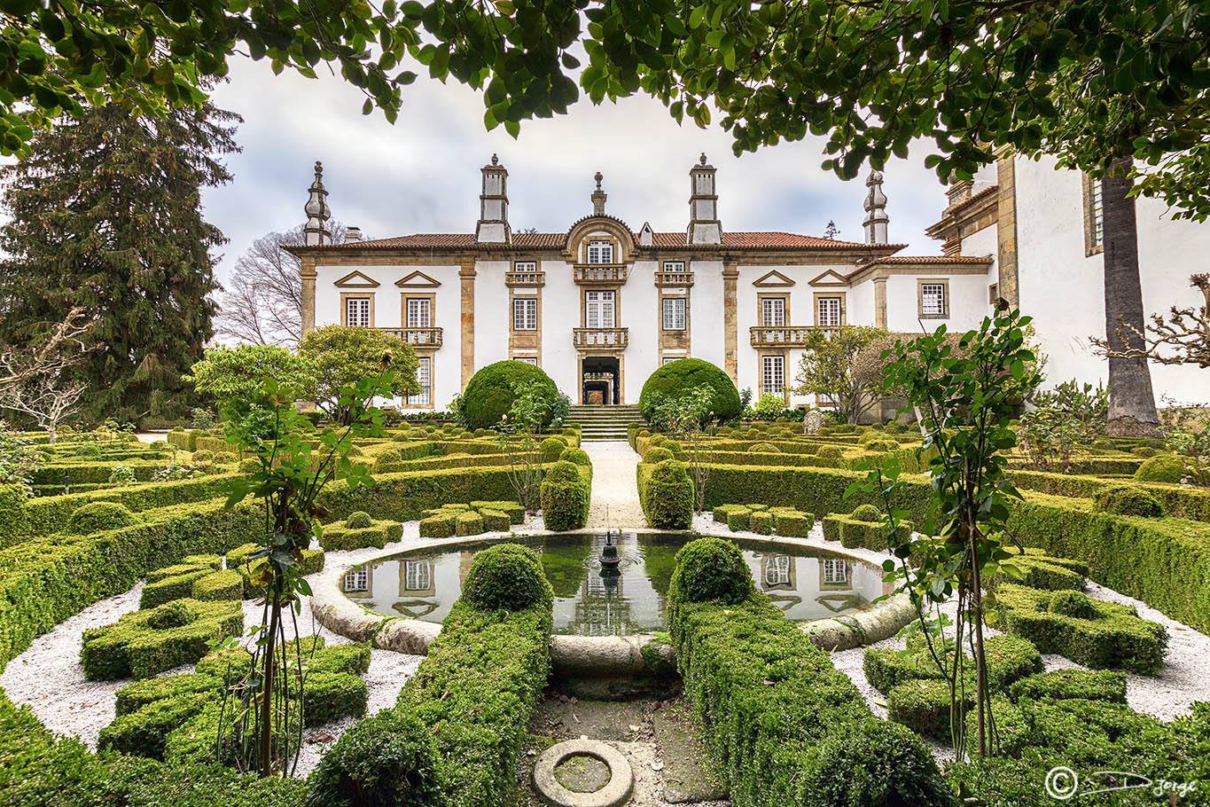 Exposição ‘online’ guia visitantes pelos jardins da Casa de Mateus