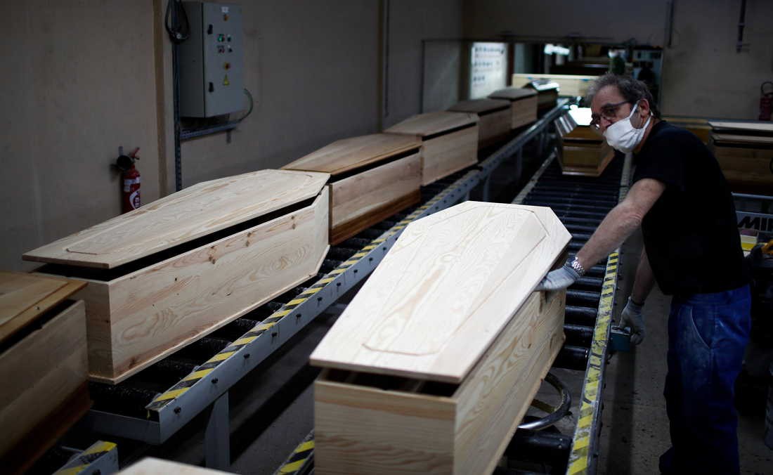 Produção de caixões em Chaves mais do que duplica devido à pandemia