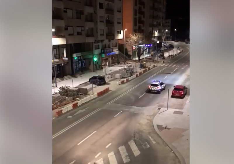 Carro Patrulha percorre as ruas da cidade de megafone 