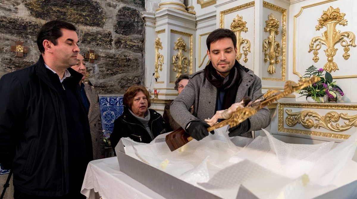 Cruz restaurada e devolvida à capela das Caldas de Moledo