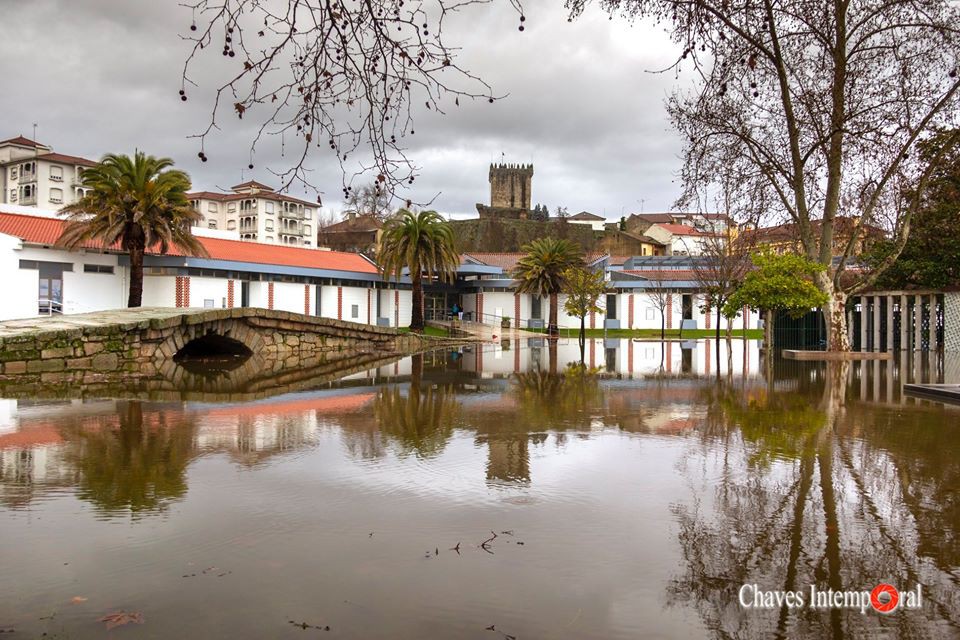 Subida do rio Tâmega em Chaves obriga ao realojamento de duas pessoas