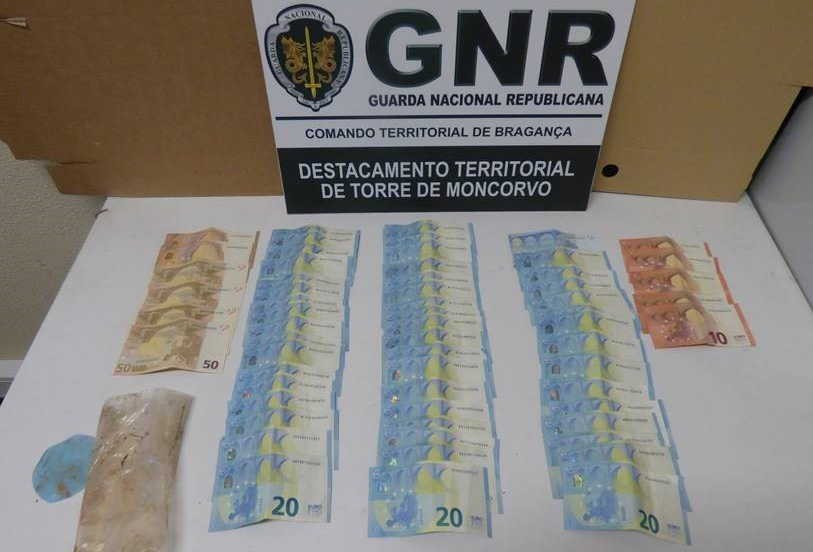 GNR identifica mulher por suspeita de tráfico de droga
