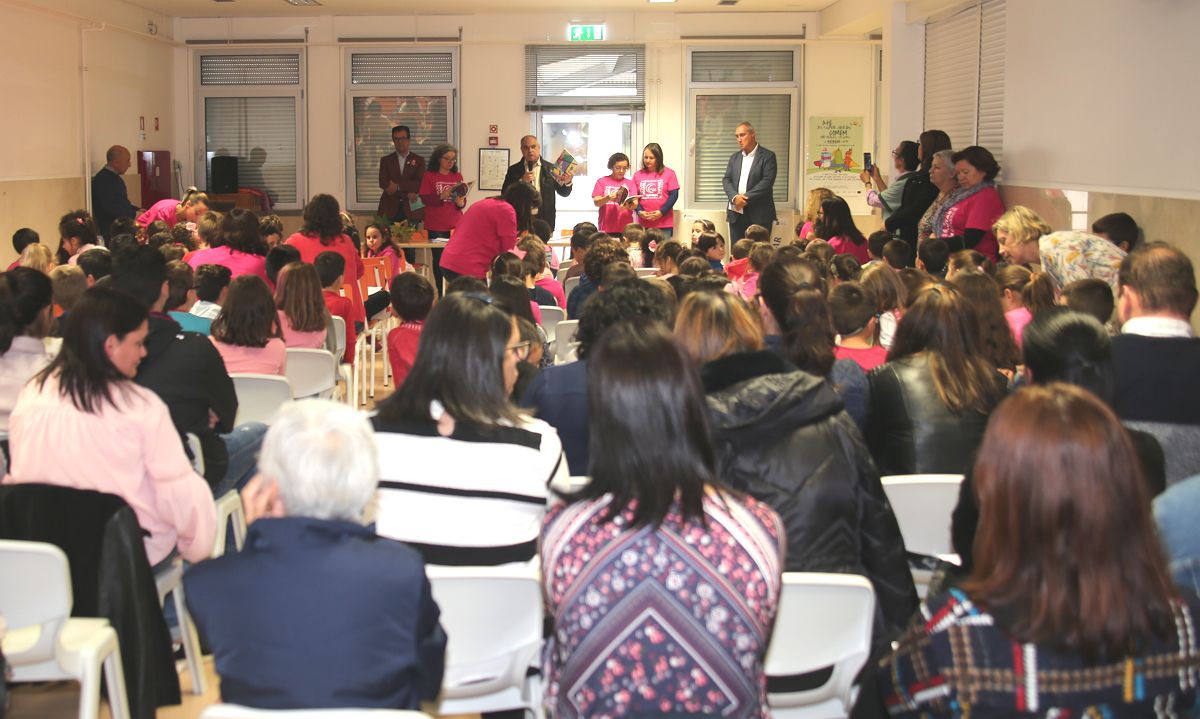 Câmara de Moncorvo entrega Diário do Estudante a alunos do concelho