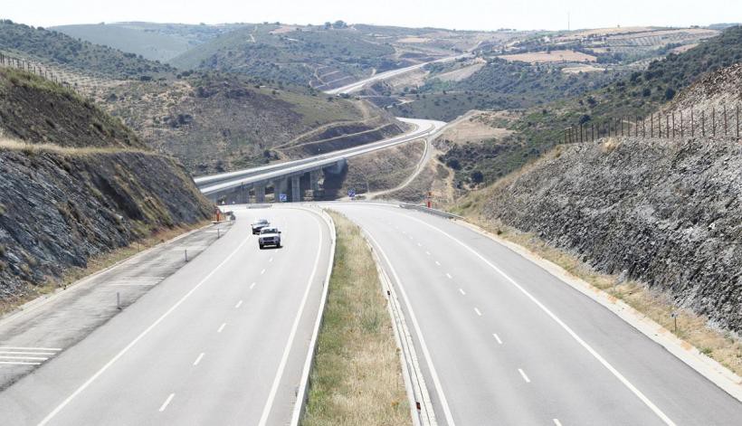 A4 cortada em Mirandela devido a despiste, trânsito desviado