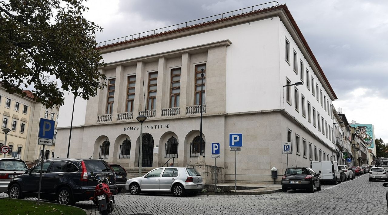 Tribunal de Vila Real julga agricultor acusado de matar a mãe