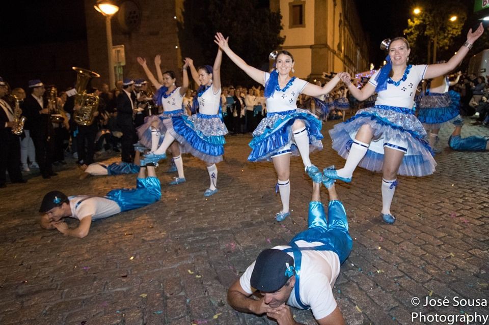 Festas da cidade : Os Santos, as marchas e o Rock