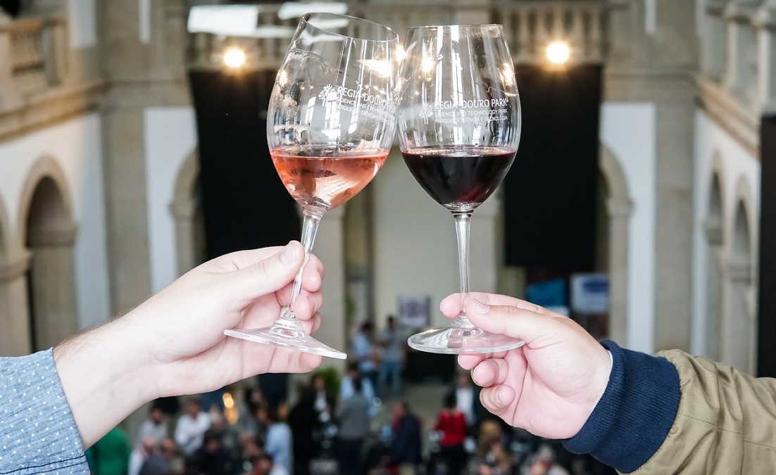 Fórum "Douro TGV" promove turismo, gastronomia e vinhos em Vila Real