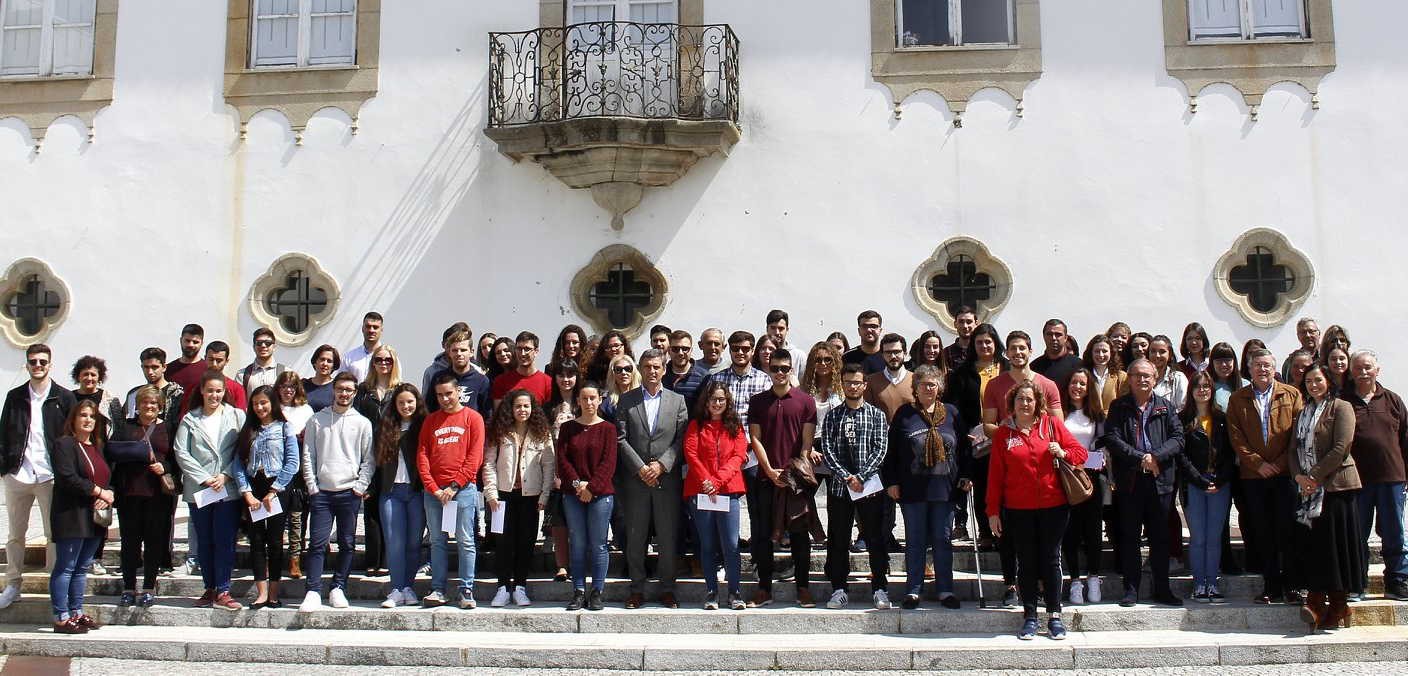 "Investimento na qualificação e competências dos jovens"