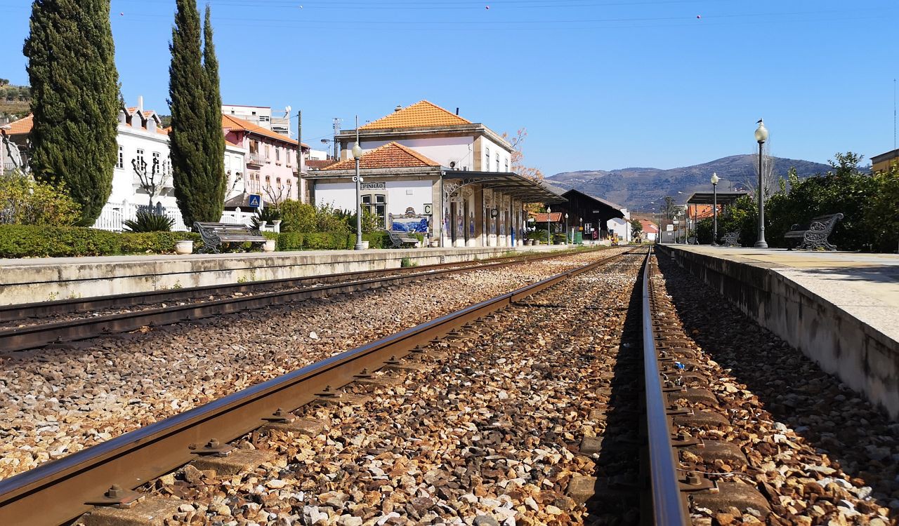 Linha do Douro entre Caíde e Marco de Canaveses reabre na segunda