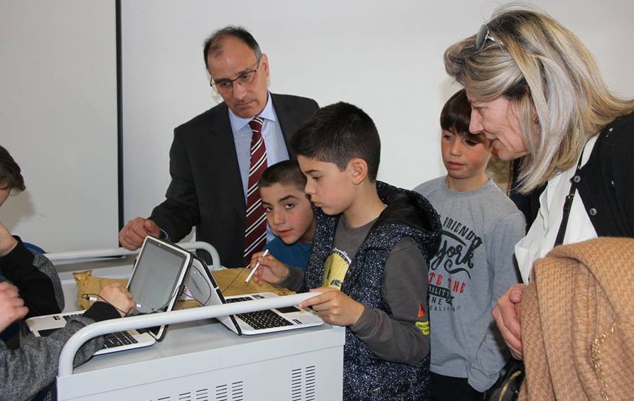 Câmara de Carrazeda distribuiu “tablets” nas escolas