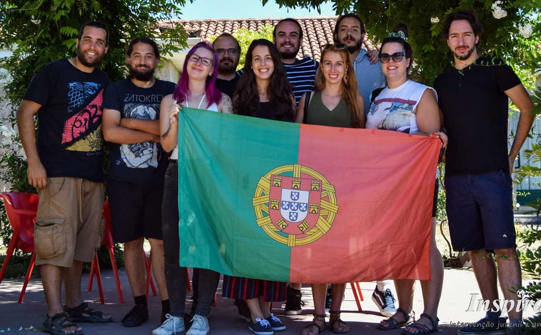 Jovens debatem discriminação de minorias em regiões isoladas