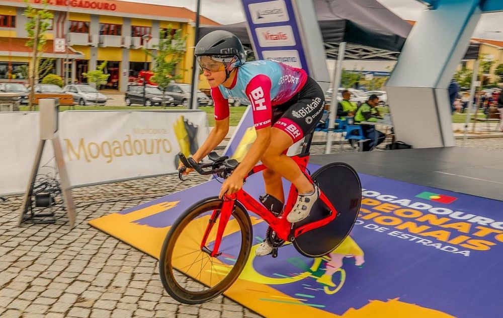 Daniela Campos faz 'dobradinha' nos Nacionais de ciclismo