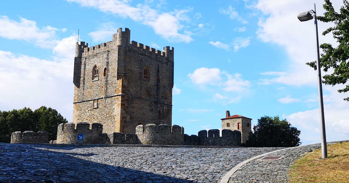 Alexandre Parafita dá a conhecer  as Lendas dos Castelos de Portugal