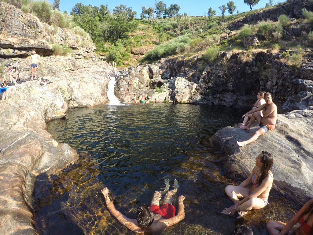 Rios, lagoas e cascatas servem de refúgio ao calor em Vila Real