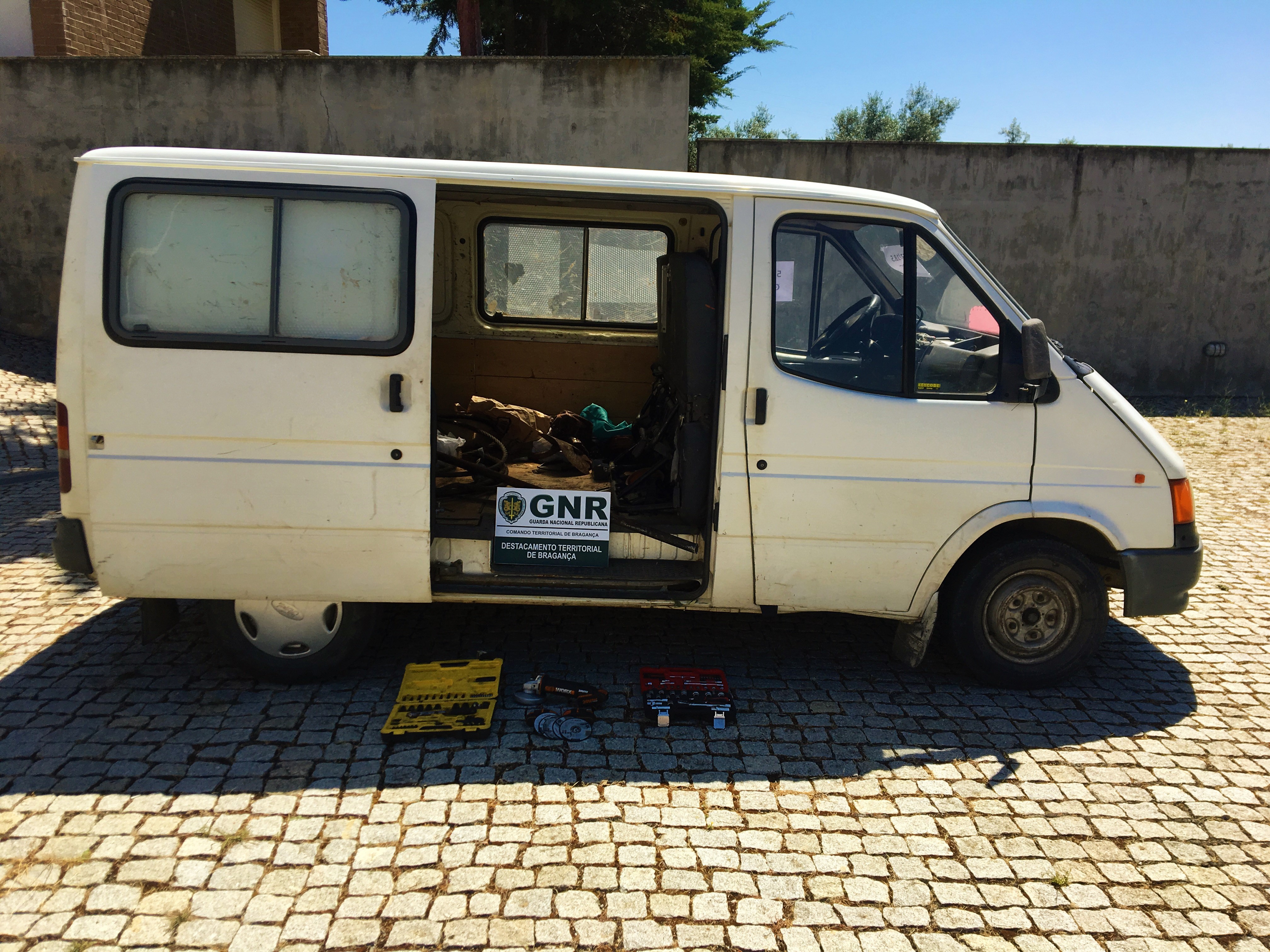 Dois detidos por furto de metais não preciosos em Bragança