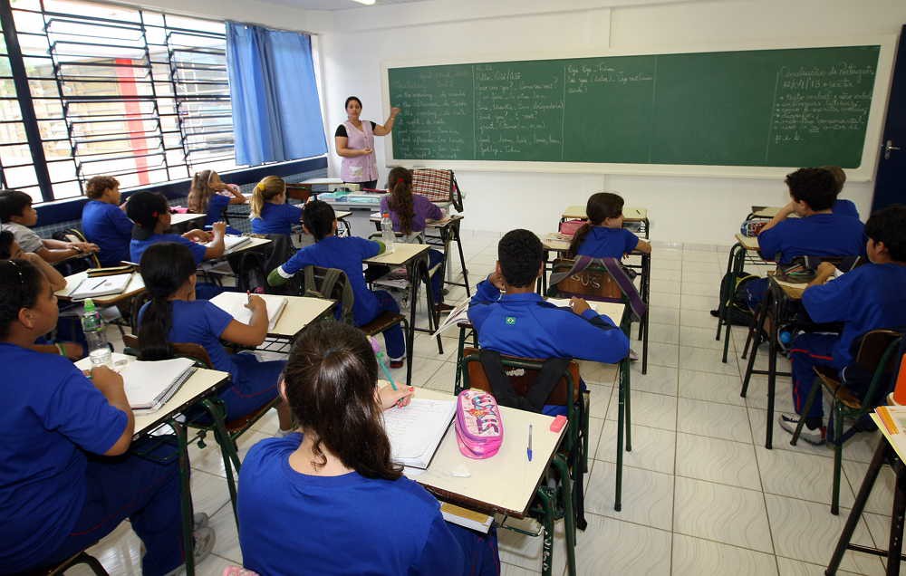 Português oferecido no currículo de 25 países e Governo quer aumentar