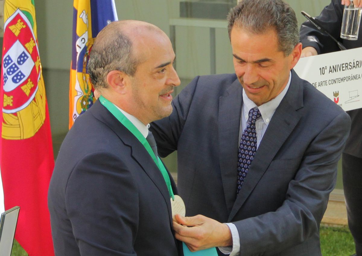 Sobrinho Teixeira distinguido com medalha de mérito científico