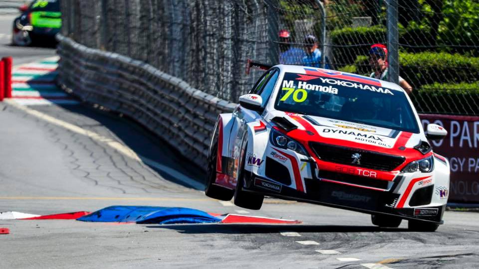 Mato Homola vence segunda corrida no WTCR