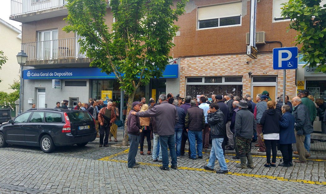 Autarcas contestam terça-feira em Lisboa fecho da CGD de Pedras Salgadas