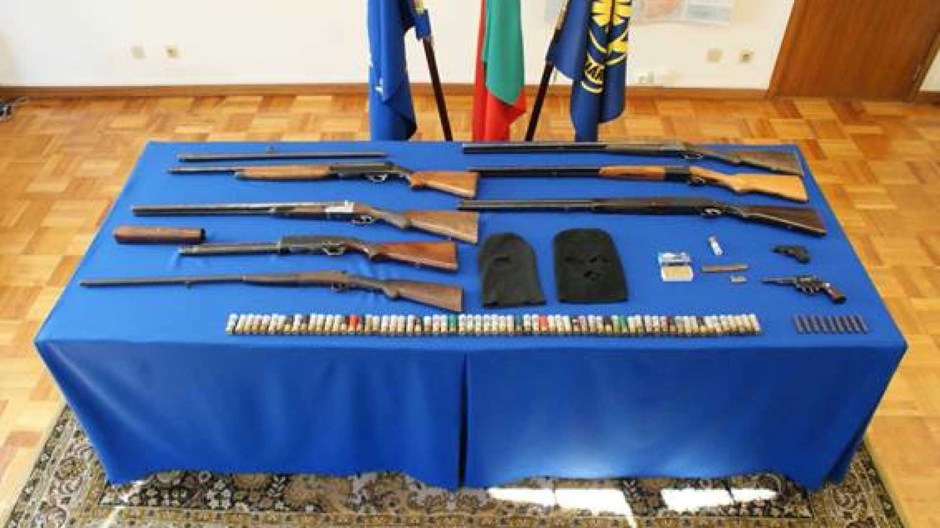 Detidos três suspeitos e apreendidas nove armas de fogo