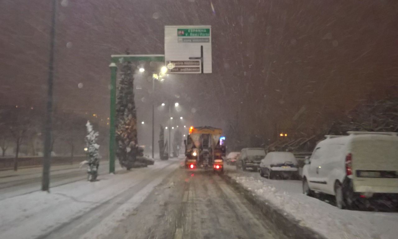 Neve origina cortes nas estradas em Trás-os-Montes