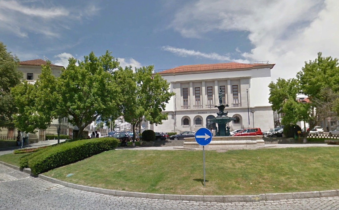 Pena suspensa para professora de Vila Real por maus tratos a filhas adotivas