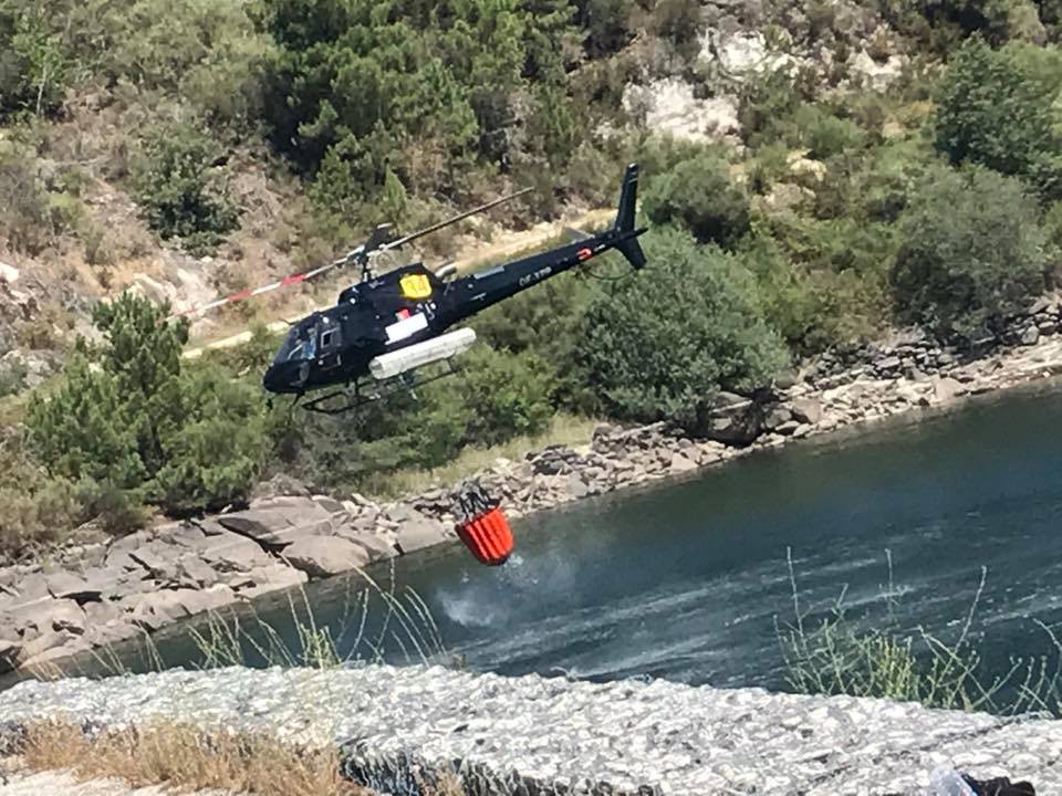 Helicóptero de combate a incêndio caiu na barragem de Vila Chã
