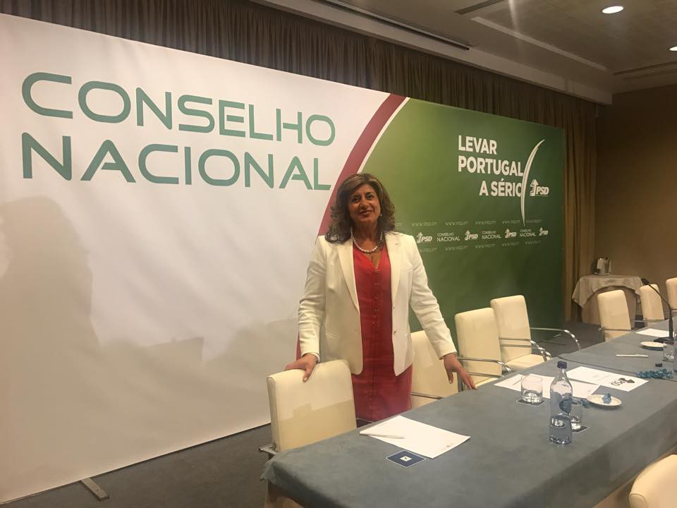 Manuela Tender apela a candidatura alternativa à de Hugo Soares