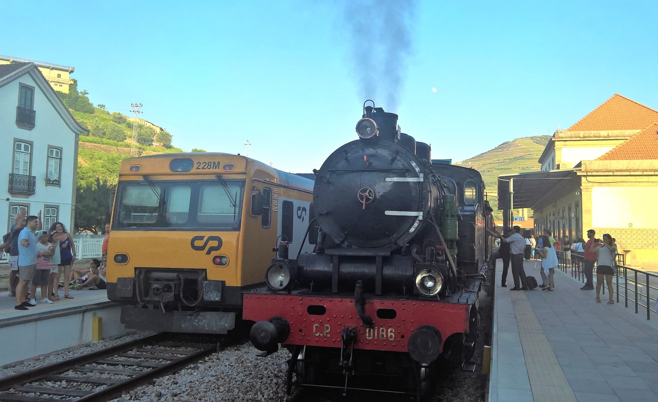 Comboio histórico do Douro regressa hoje e prolonga-se até outubro