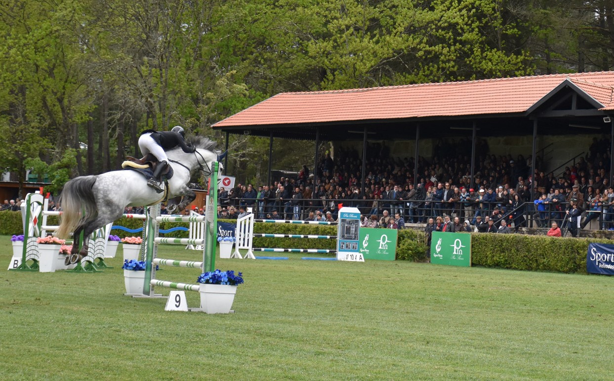 Pedras Salgadas acolhe prova equestre internacional