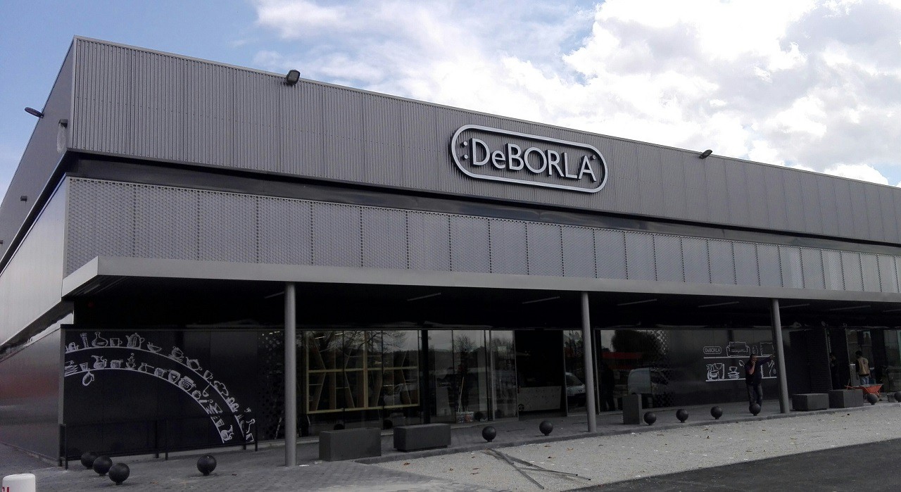 DeBORLA abre 29ª loja em Chaves