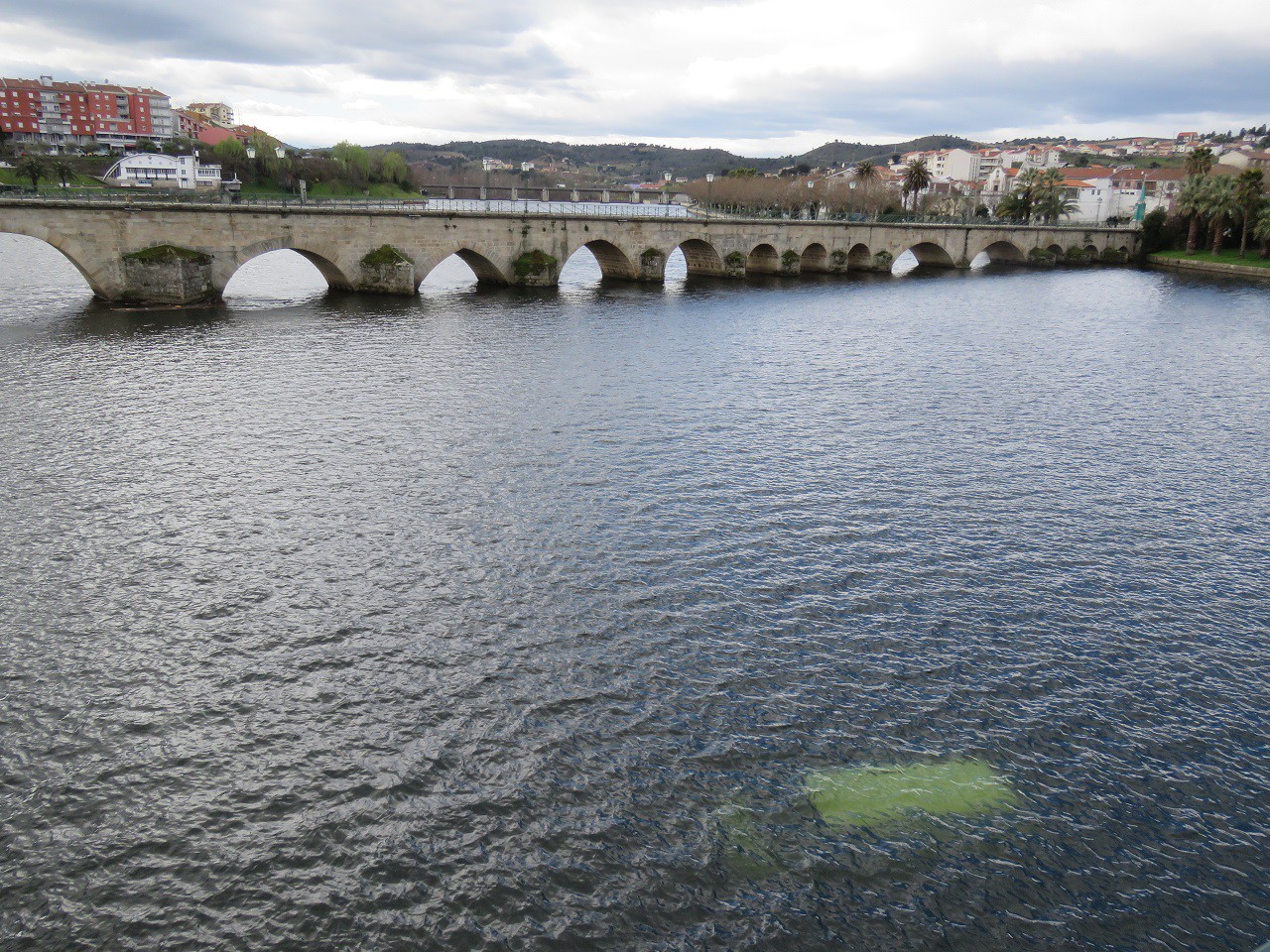 Viatura caiu ao rio Tua, junto à ponte romana em Mirandela