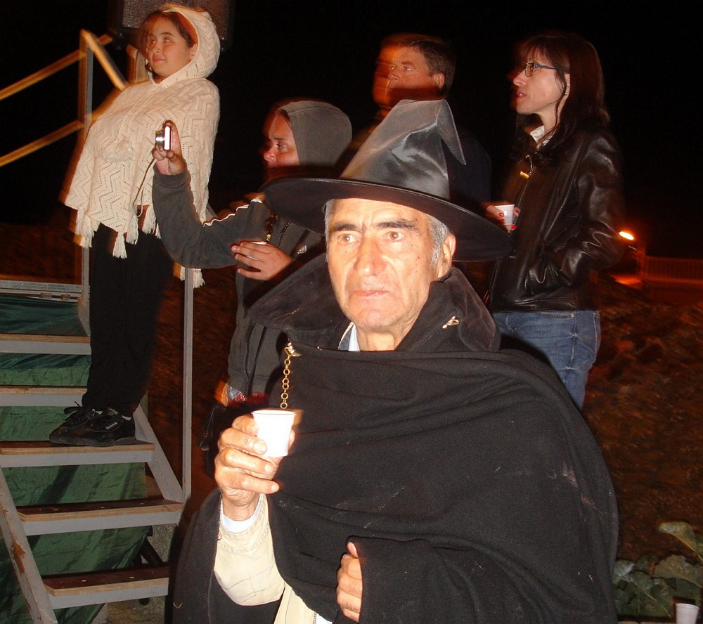'Halloween' de Vilar de Perdizes com desfile de bruxas e diabos