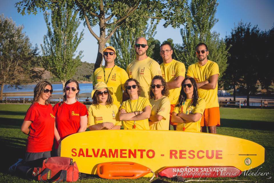 Abraçadas conquista veraneantes com calendário