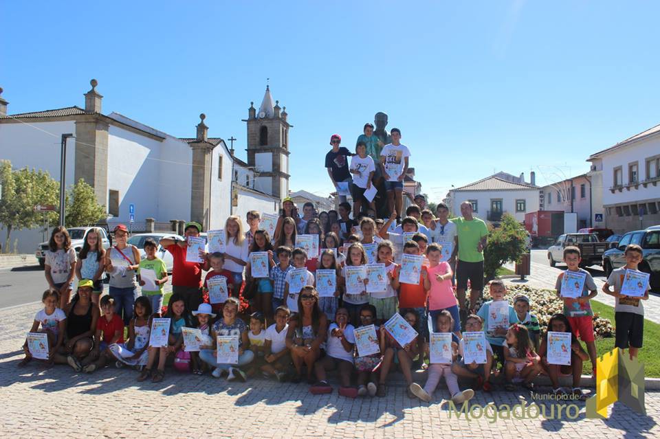 Mogadouro entrega gratuitamente manuais escolares