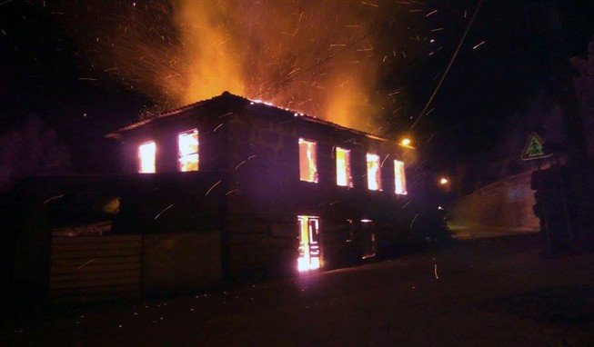 Incêndio destrói casa na localidade de Benlhevai