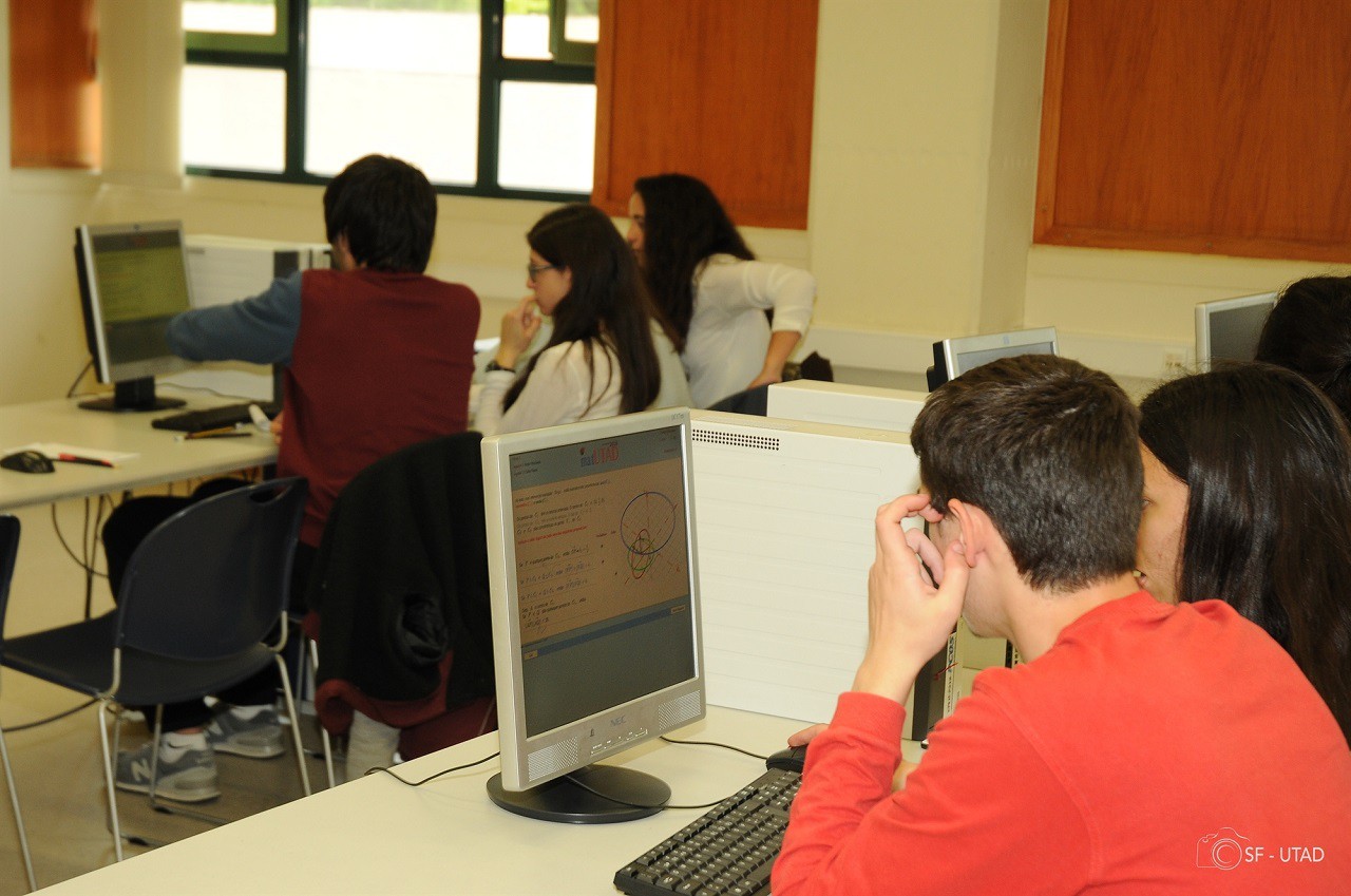 Dois alunos da pior escola do ranking ganham concurso de Matemática na UTAD