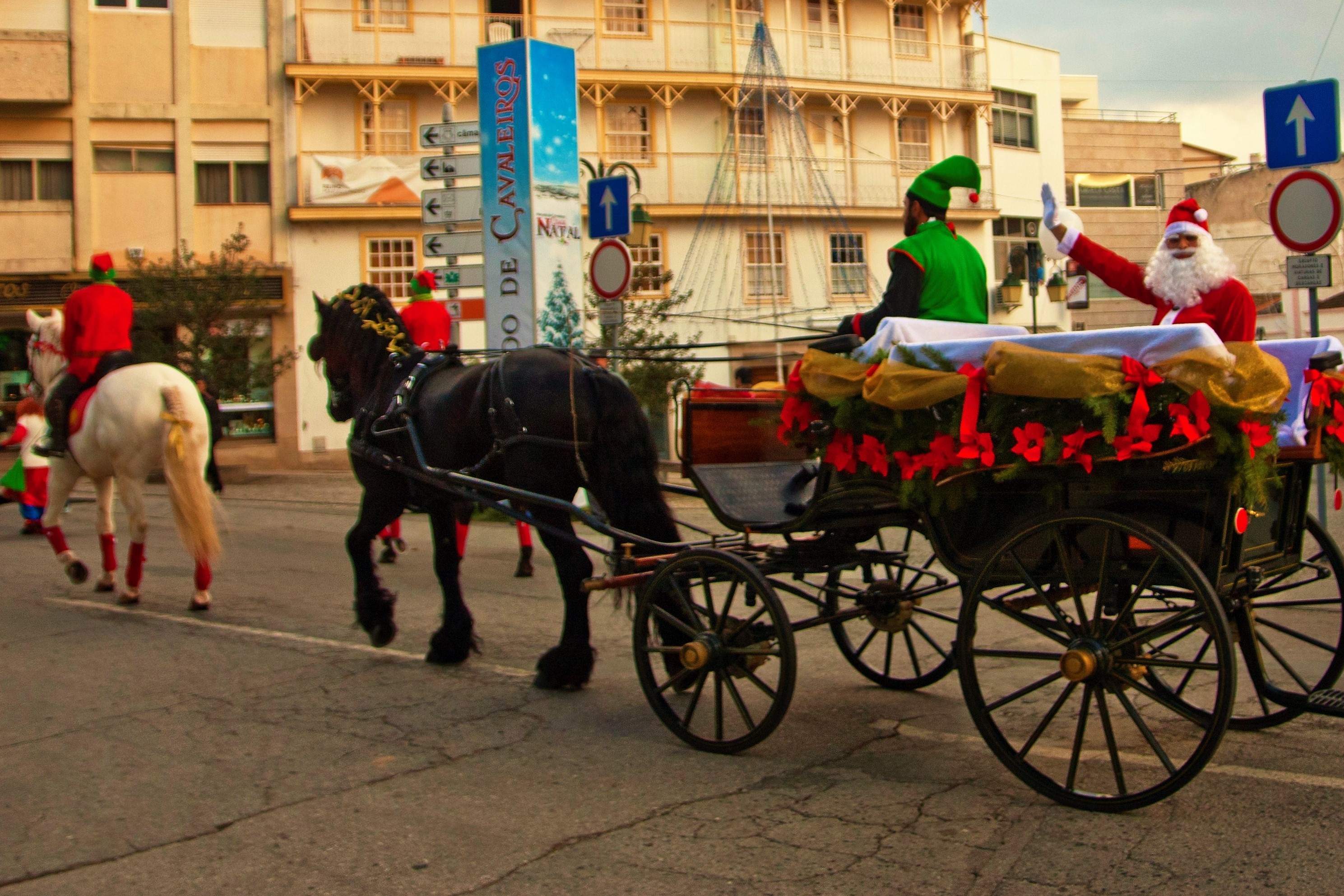 Macedo recebe Pai Natal e companhia em época festiva