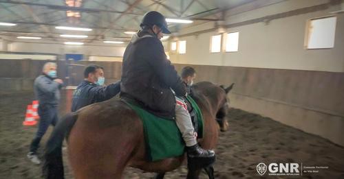 Picadeiro da GNR abre portas para sessões de hipoterapia em Chaves